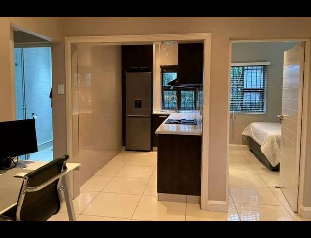 1 BEDROOM APARTMENT FOR SALE IN ESSENWOOD